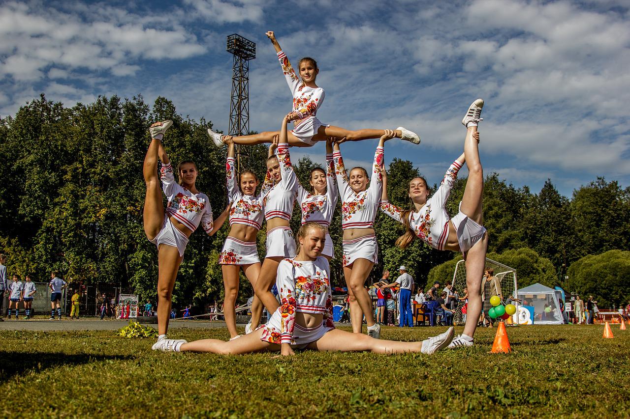 cheerleading, girls, kids-2173912.jpg